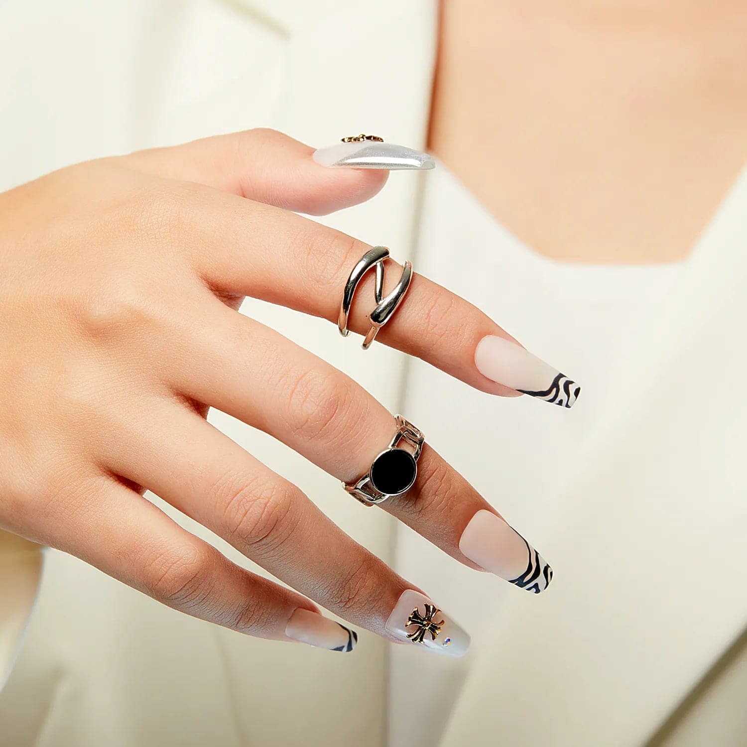 2Pcs Vintage Silver Knuckle Rings Set - Image 8